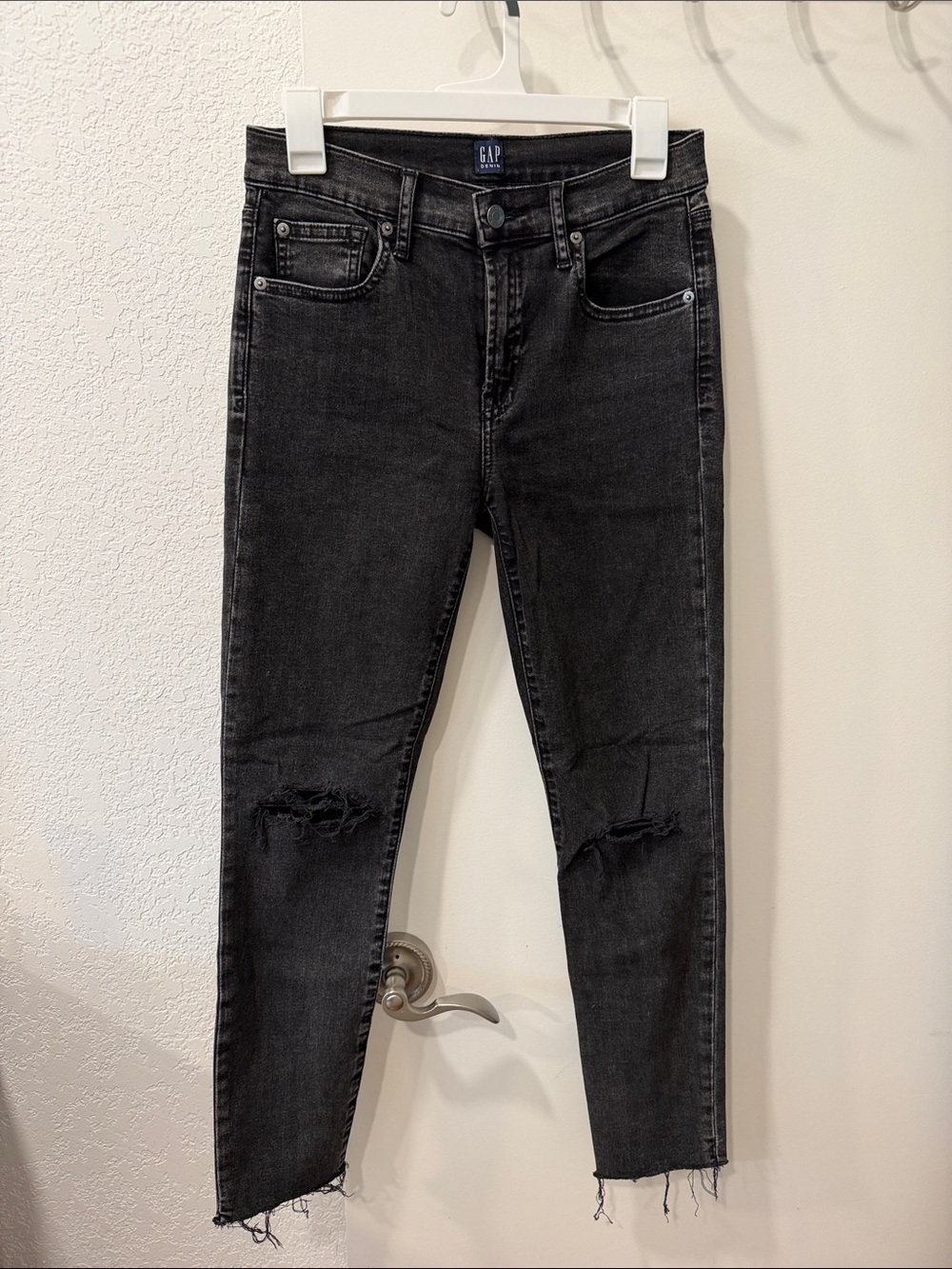GAP Washed Black High-Rise Skinny Jeans with Knee Rips